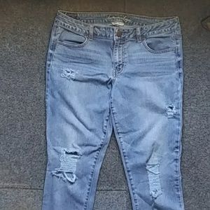 American Eagle Disressed Jeans